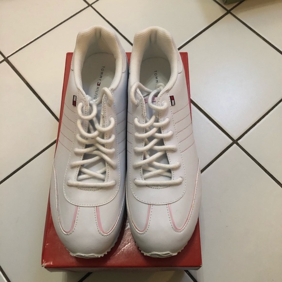 🎁SALE🎁 BNIB 2000s Y2K Tommy Hilfiger Sneakers - Picture 2 of 5